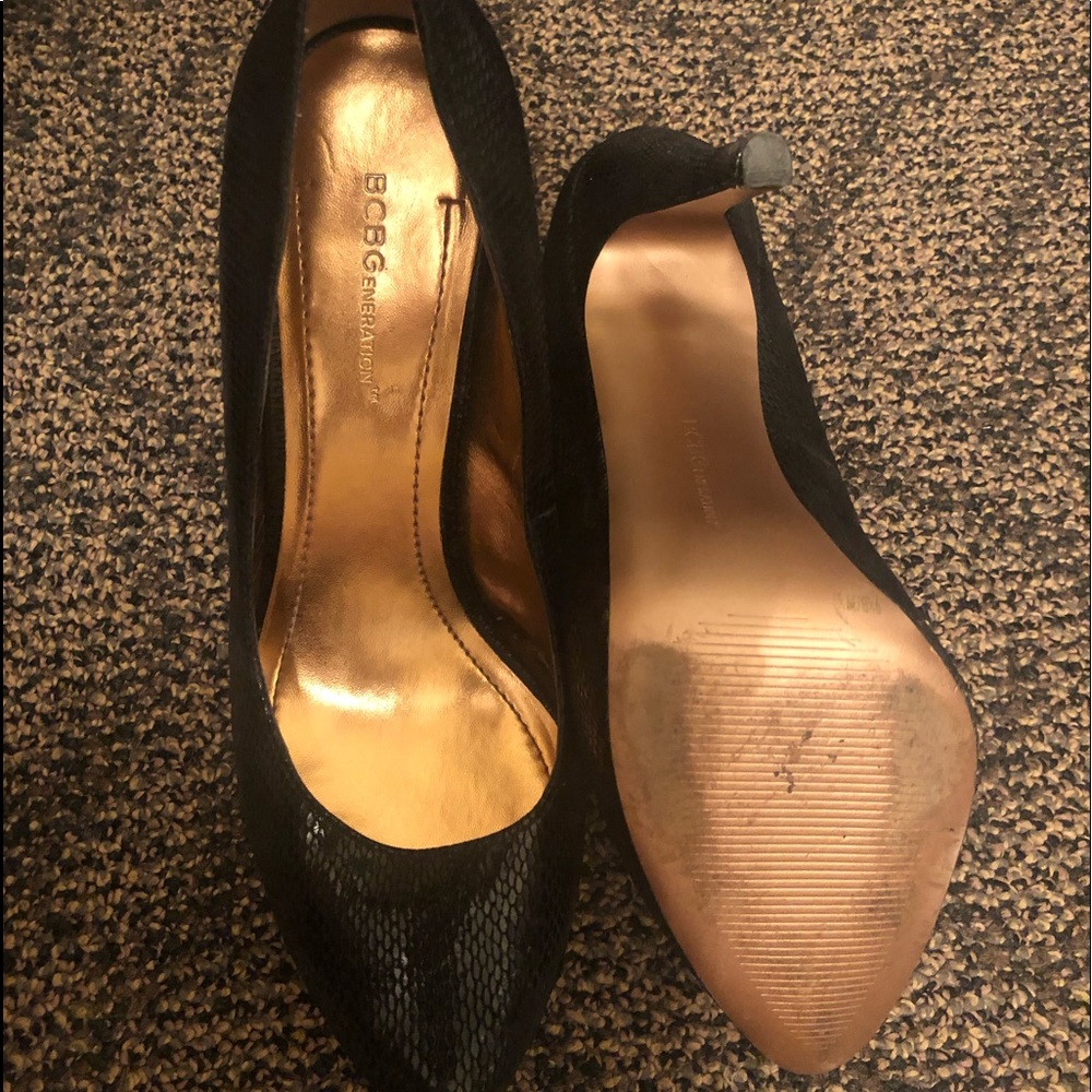 BCBGeneration Textured Platform Heels - Picture 7 of 7